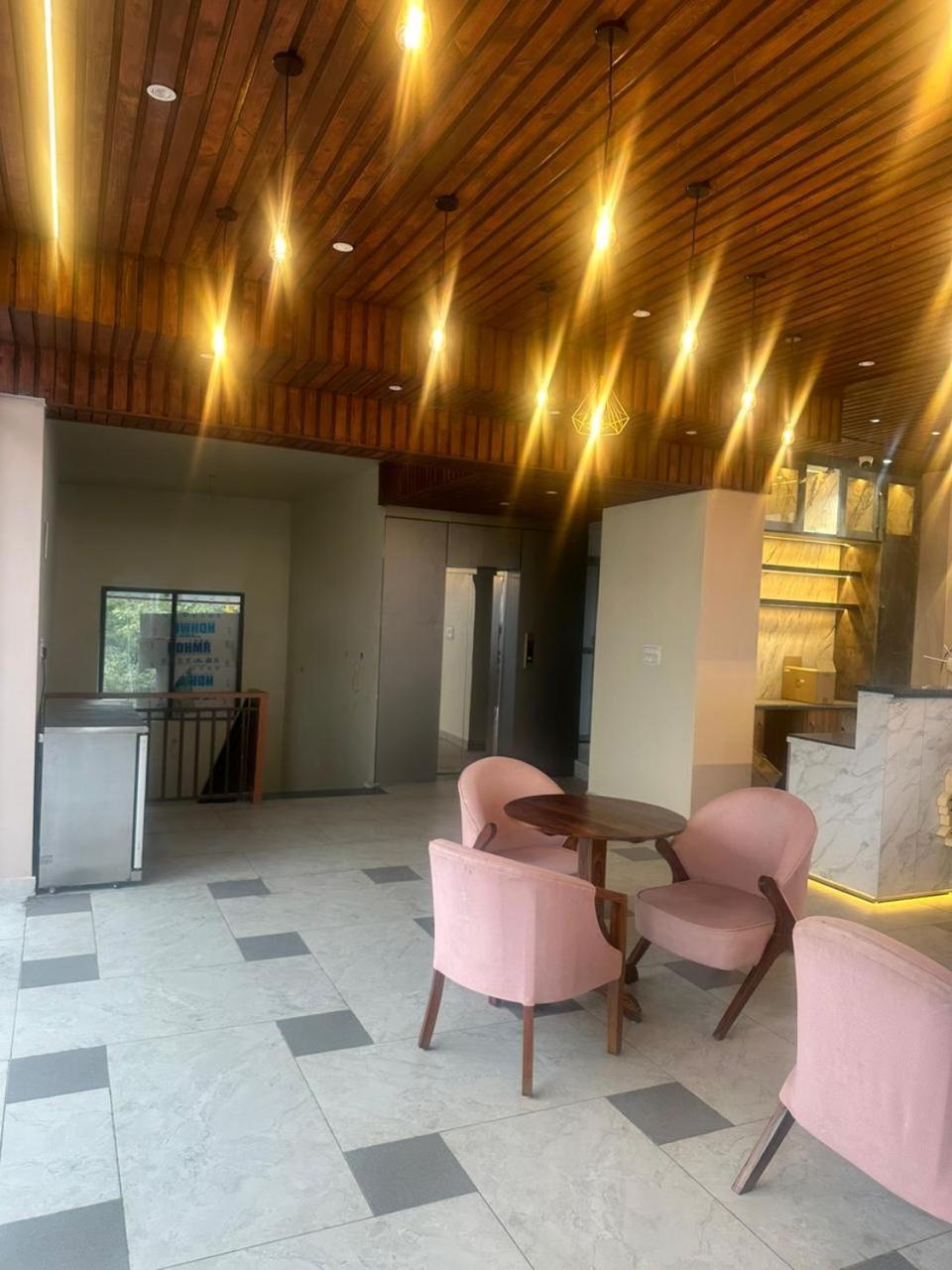 Отель The Grand View Baijnath Экстерьер фото