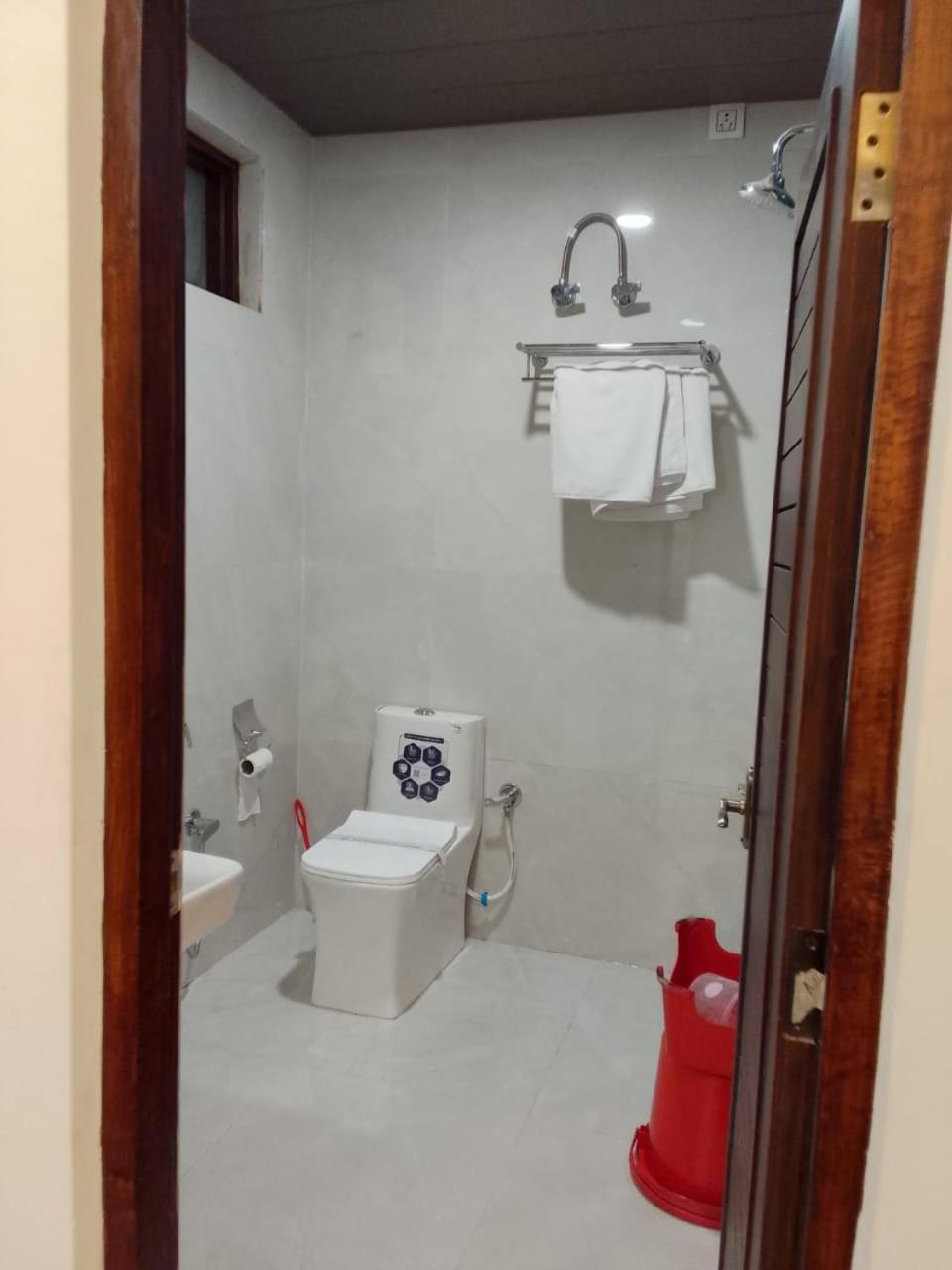 Отель The Grand View Baijnath Экстерьер фото