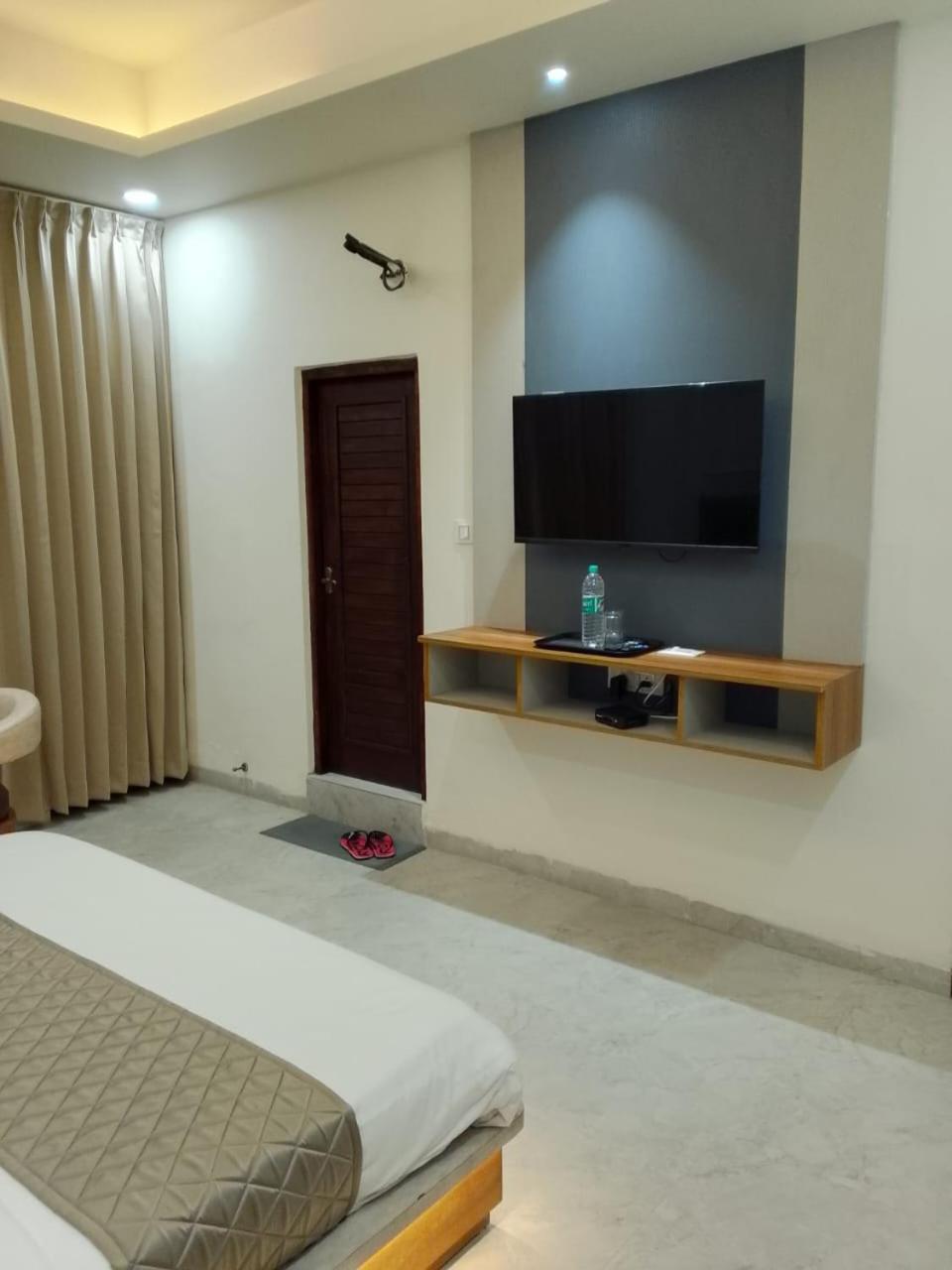 Отель The Grand View Baijnath Экстерьер фото
