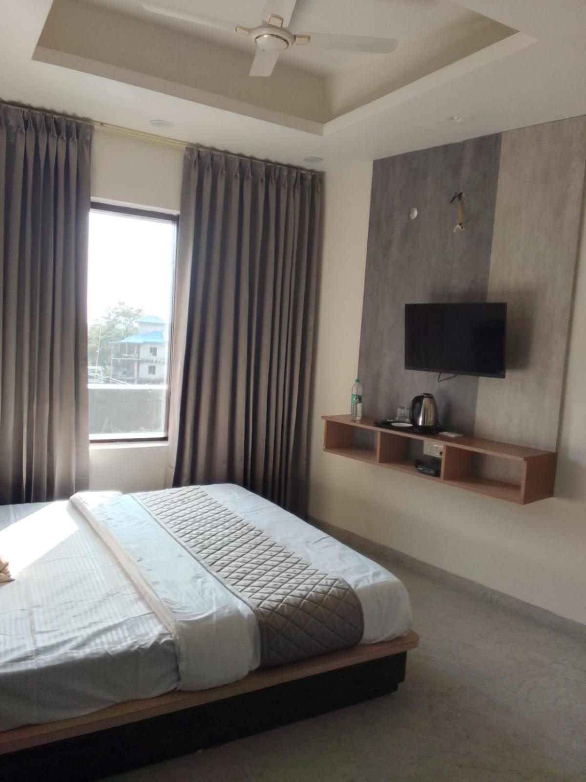 Отель The Grand View Baijnath Экстерьер фото