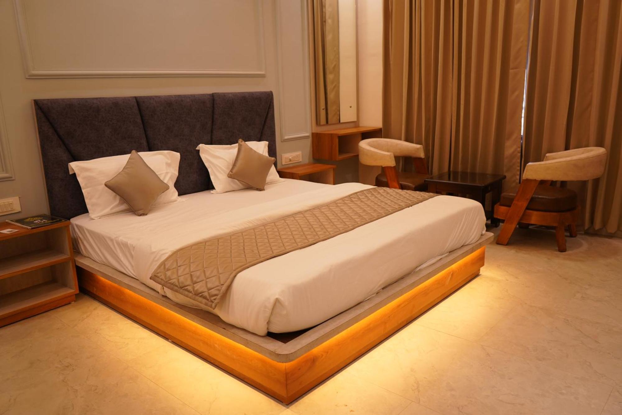 Отель The Grand View Baijnath Экстерьер фото