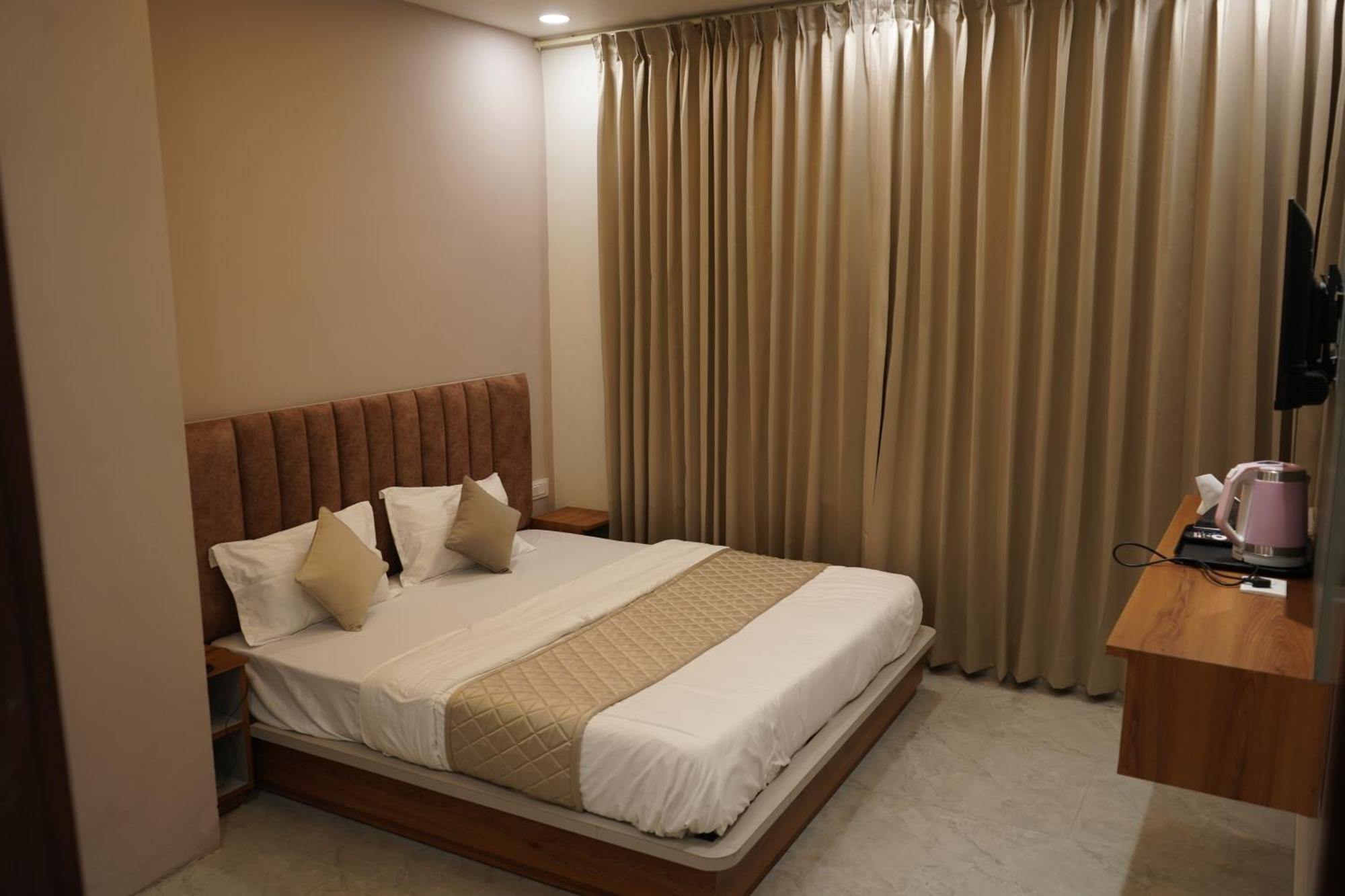 Отель The Grand View Baijnath Экстерьер фото